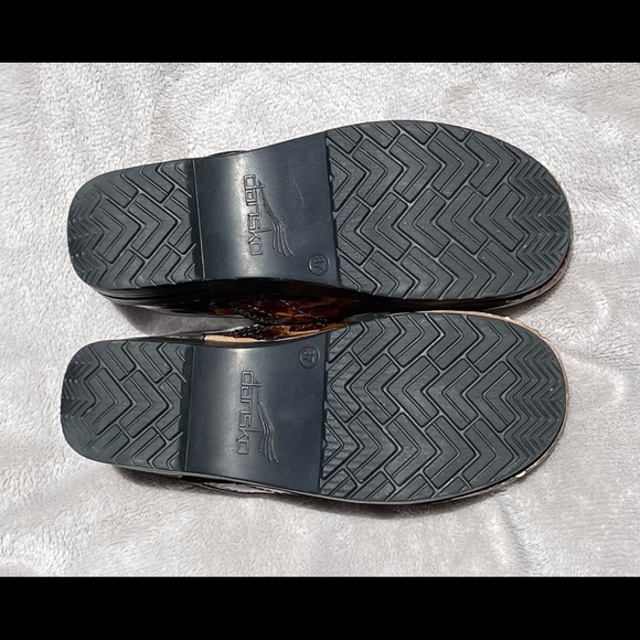 Dansko Clog Tortoiseshell Size 37 (Size 6.5 - 7) - Picture 4 of 6